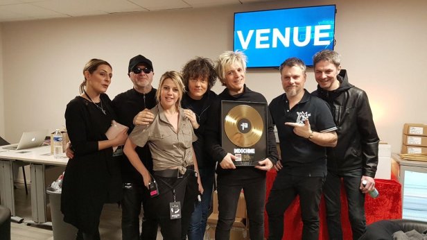 Remise single d'or pour La Vie est Belle